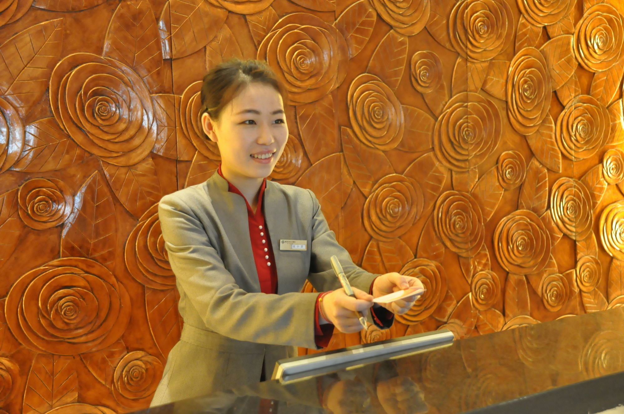 The Center Hotel Уейхай Екстериор снимка